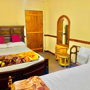  Hotel White Tower
